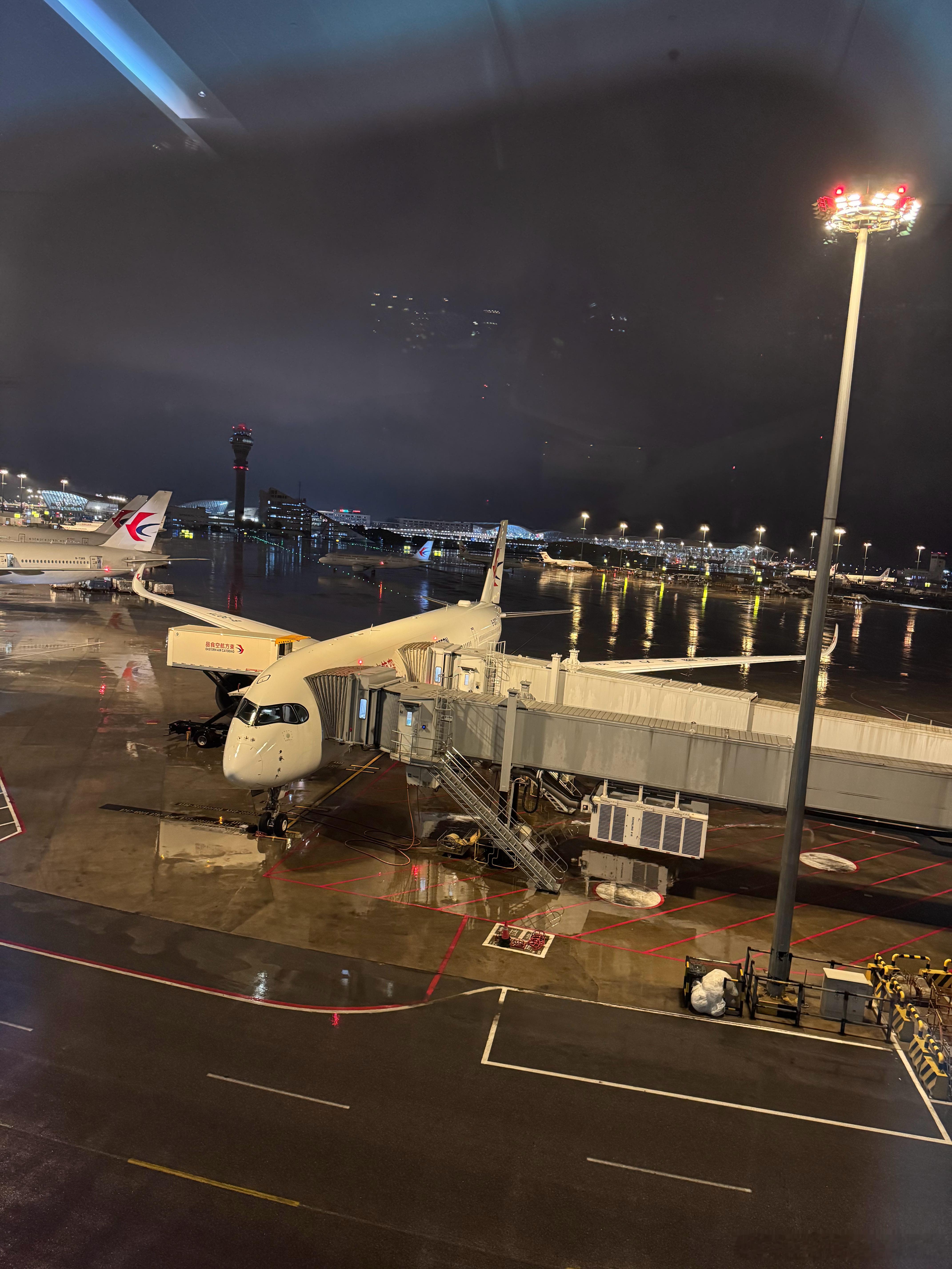 交易截止了，我也开溜了，过年再回来 上海·上海浦东国际机场