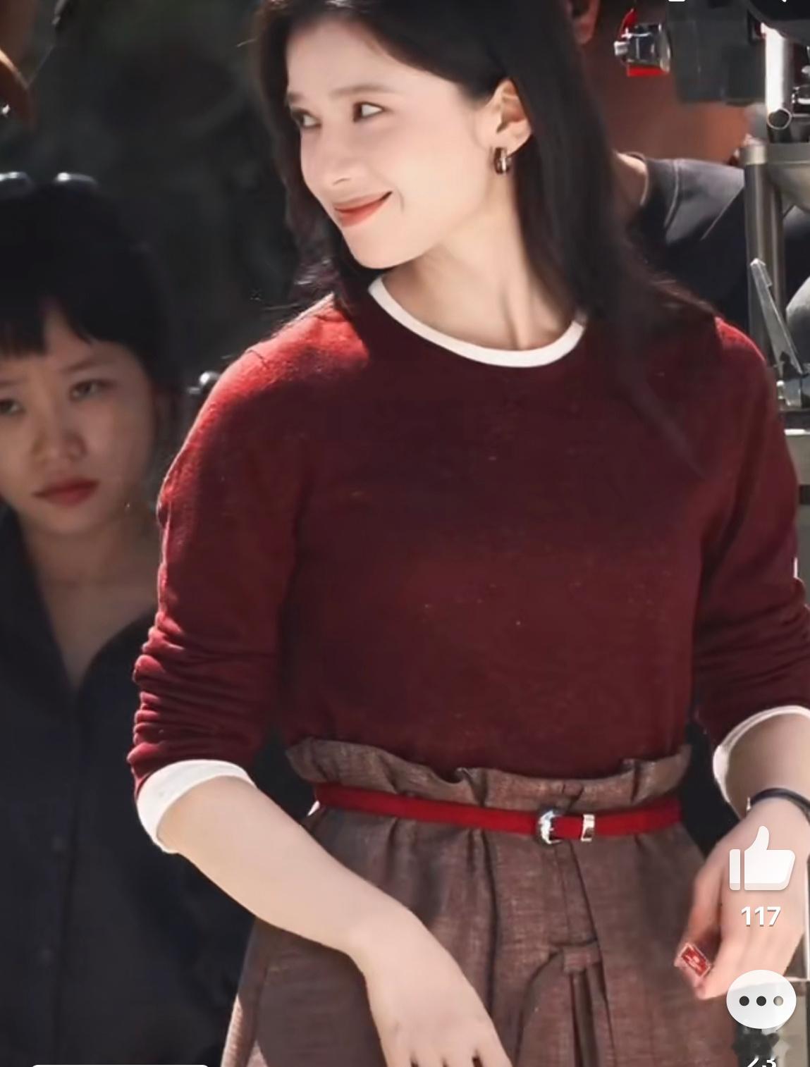 张婧仪《致我那菜市场的白月光》任冬雪路透，明媚的让人挪不开眼的美貌！！