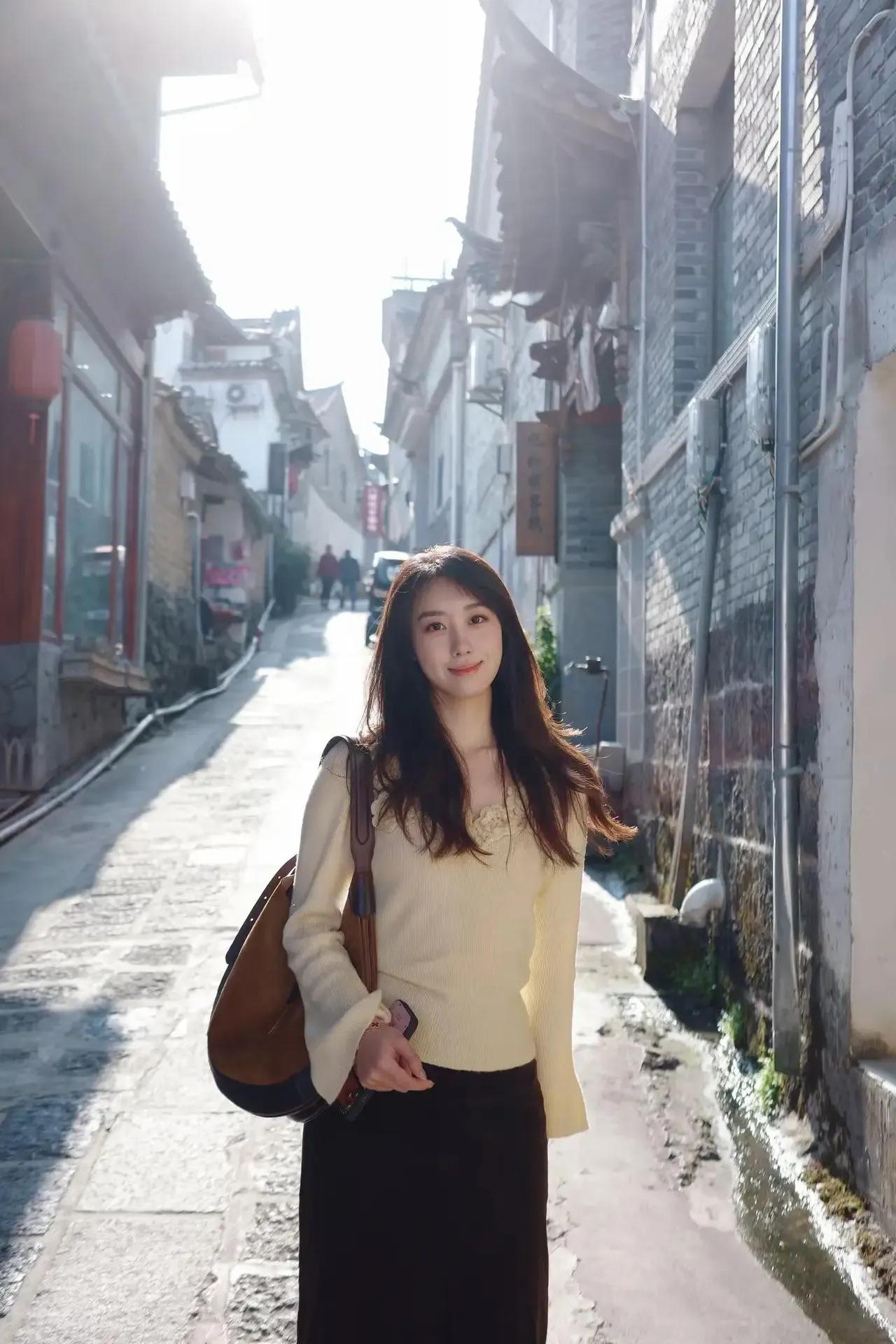 青石小巷，美女