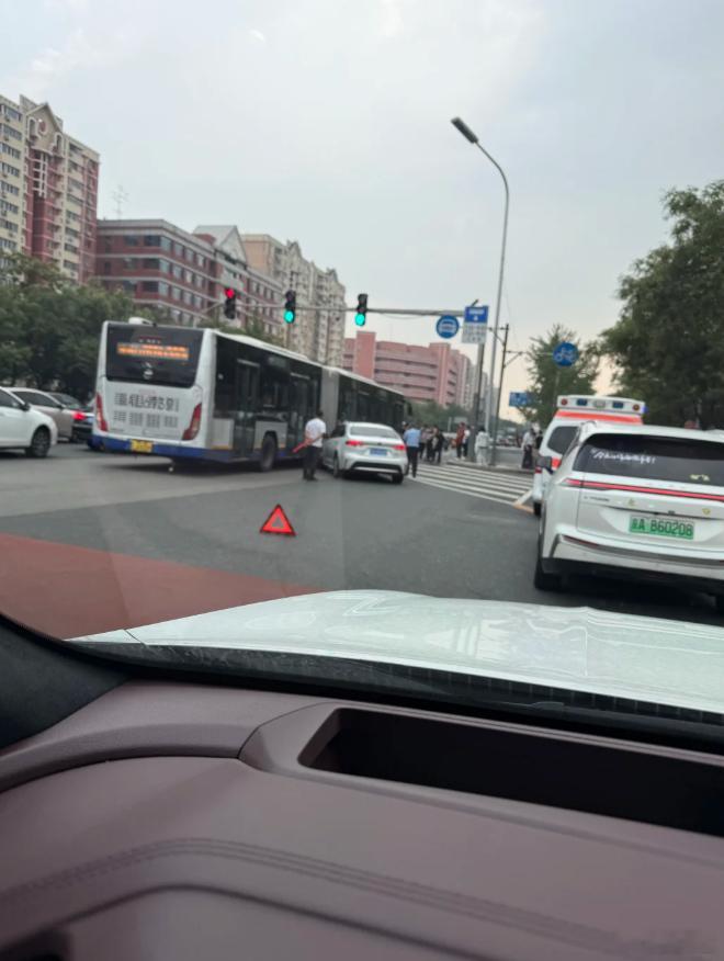 又撞了一个快4且行且珍惜吧 ​​​