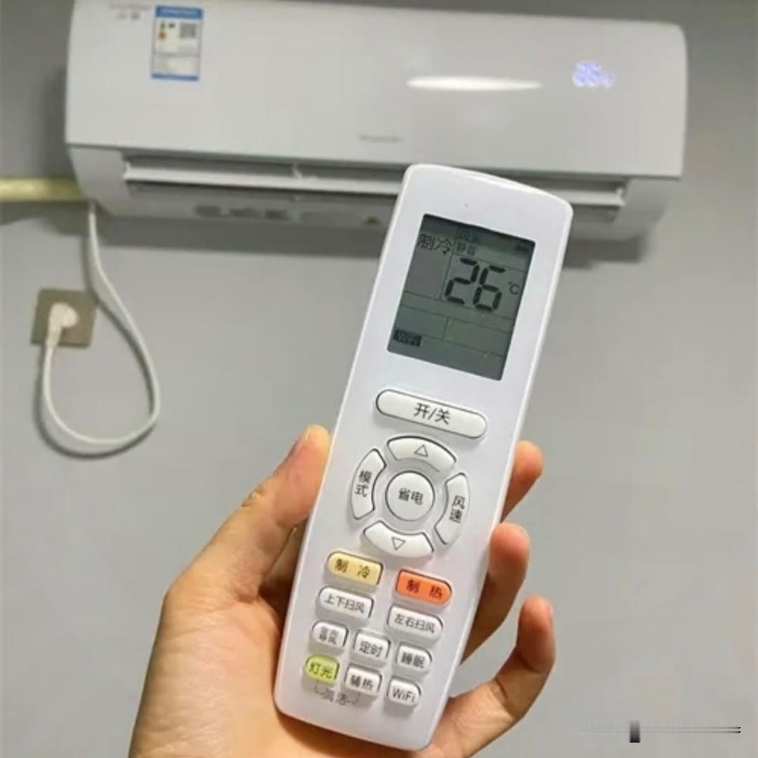 夏季老人开空调有哪些注意事项夏天老人吹空调不能太随意。温度尽量调到26℃上下，别