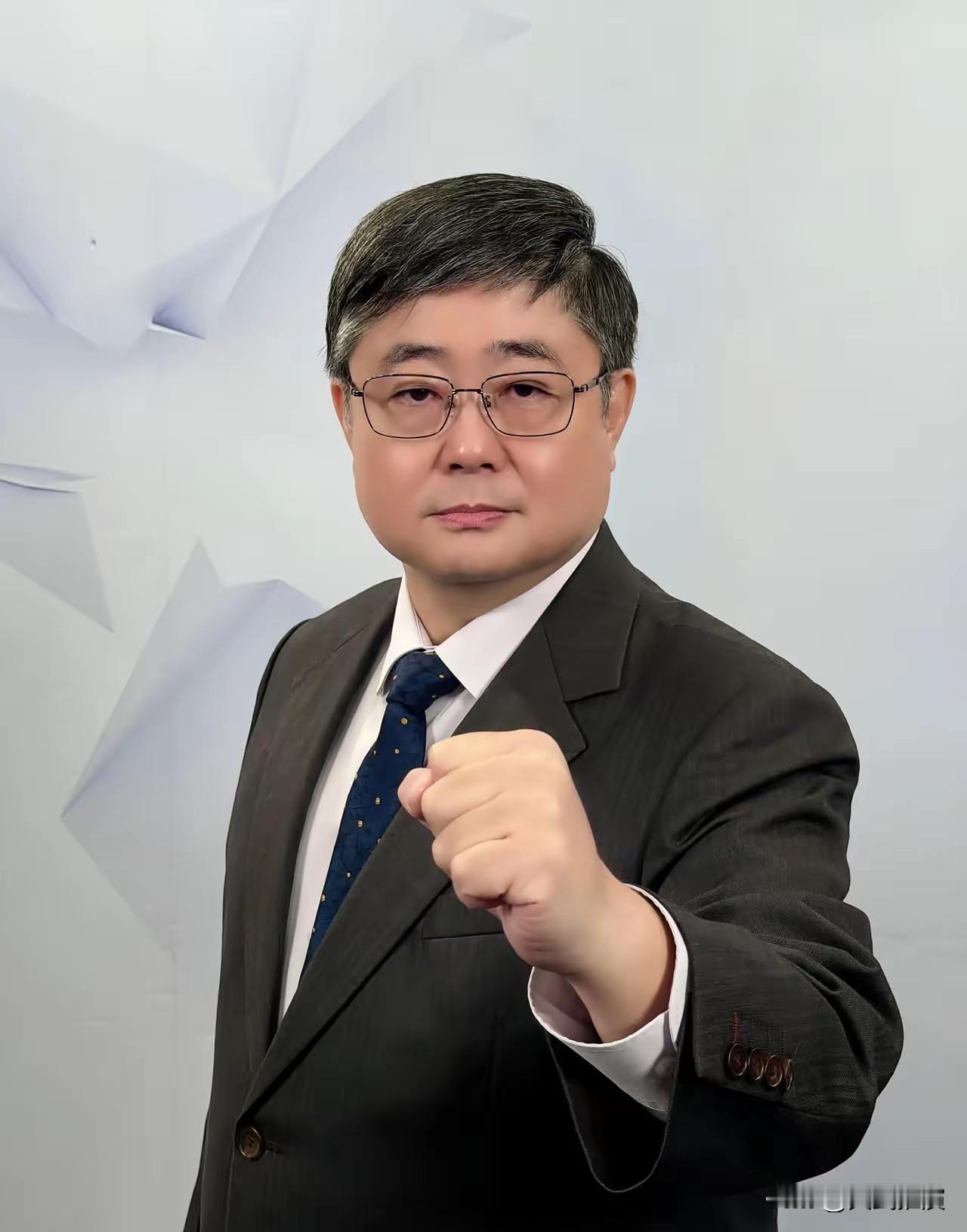 小舰长吕礼诗参加完大陆海军节返台，遭民进党准备修法取消他退休金

吕礼诗只是正常