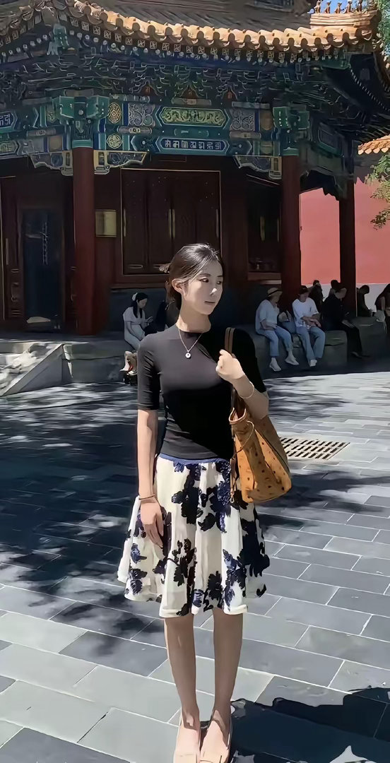 凭你的直觉，感觉她结婚了吗？ 