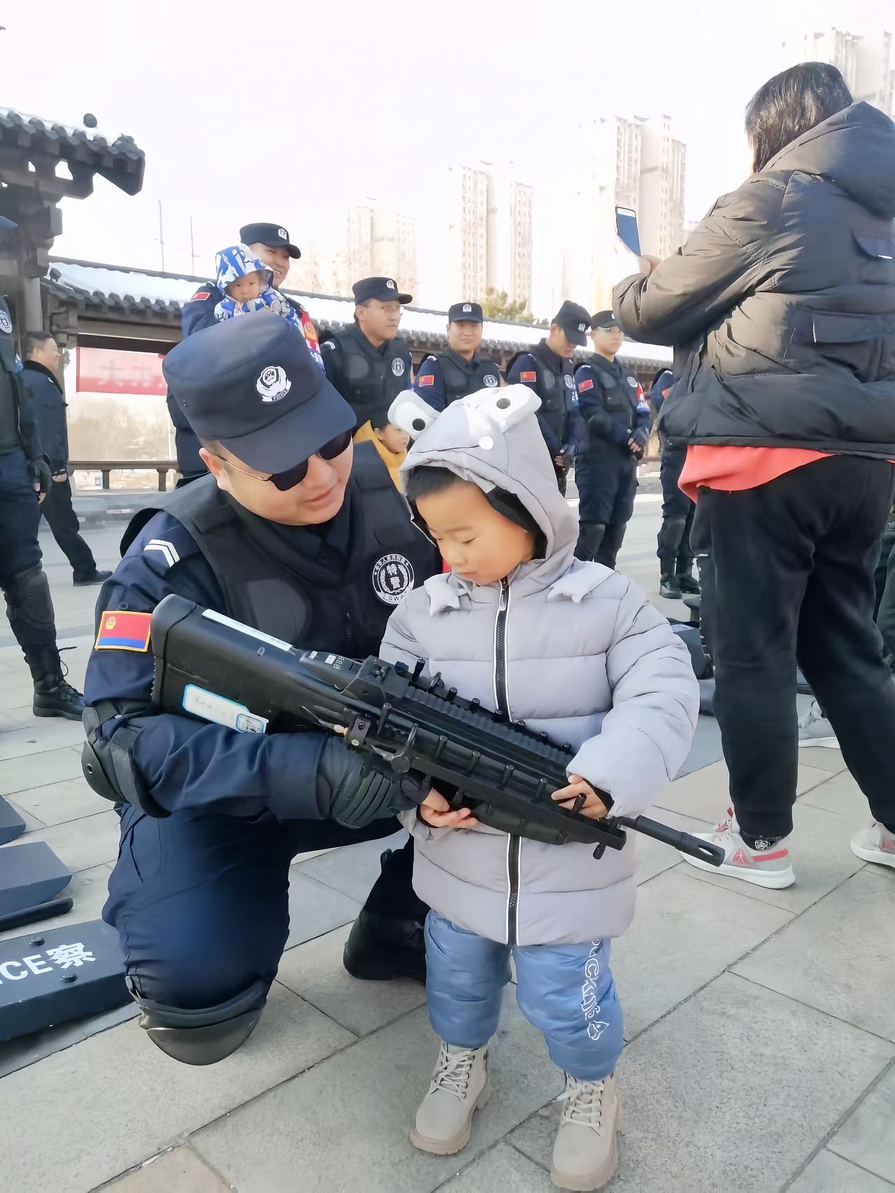 🌿FN F2000是个无人机干扰枪/发射器吧 