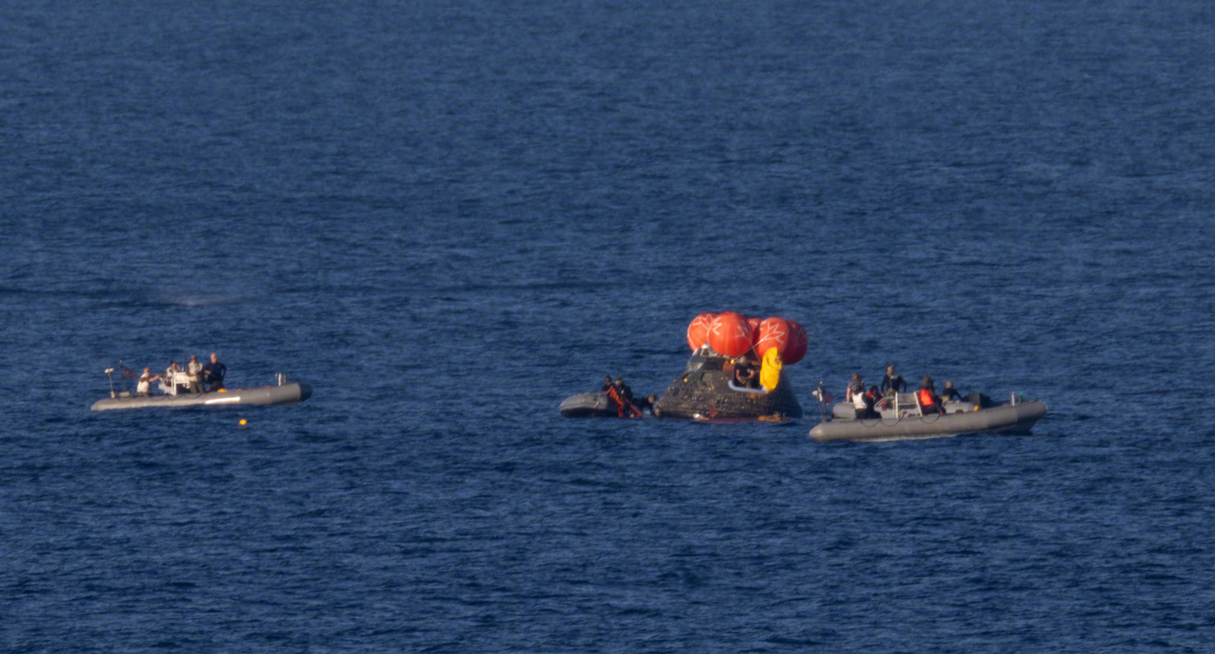 阿尔忒弥斯2号乘组返回高清大图，更多详见：网页链接