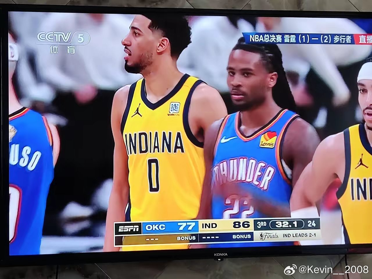 感觉现在的NBA越来越没有人看了，今天第三场总决赛全美收视率才800万人看，创下