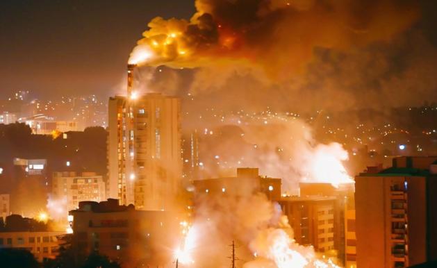 信号极度危险！

面对6小时的狂轰滥炸，整个北约指挥部竟然死一般的寂静，很多人以