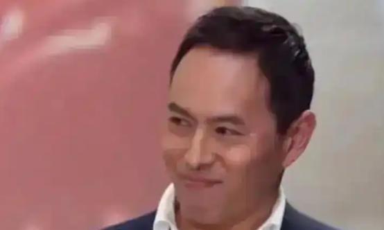 澳大利亚知名反华教授李约翰，在节目当中大谈自己的反华思想，但就在这时主持人，突然