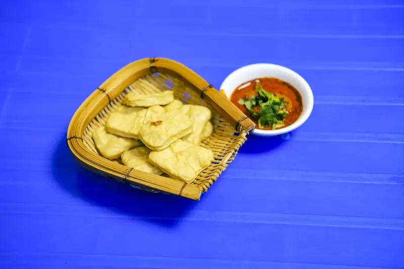 绘画也是我的心头好。拿起画笔，在纸上随意涂抹，将心中的想法和情感都表达出来，完全