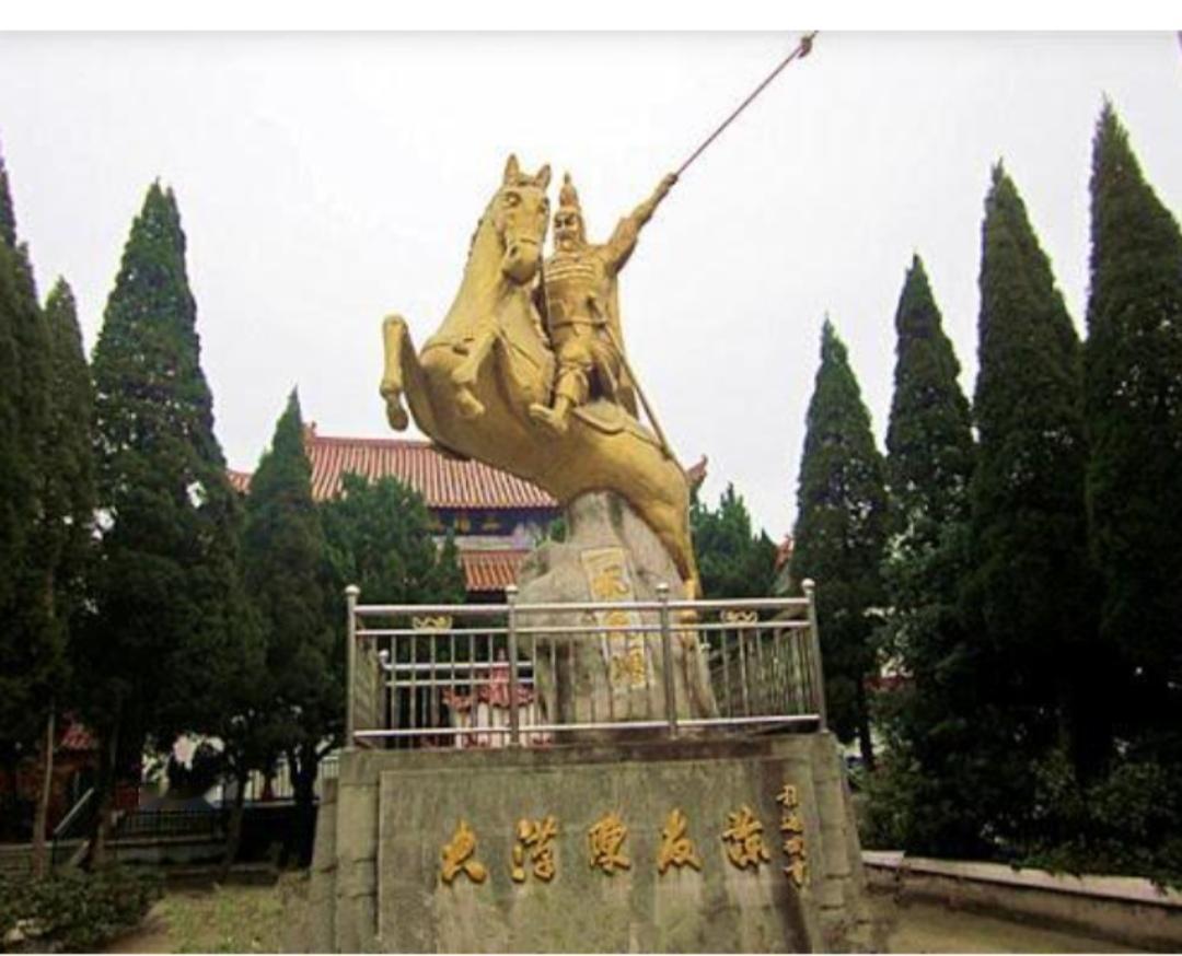 元末天下大乱，天完政权内部纷争不断，成为各路起义军争夺的关键舞台。在这片动荡的土