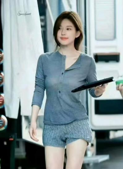 究竟是哪个天才设计师想出来的毛线短裤？ 