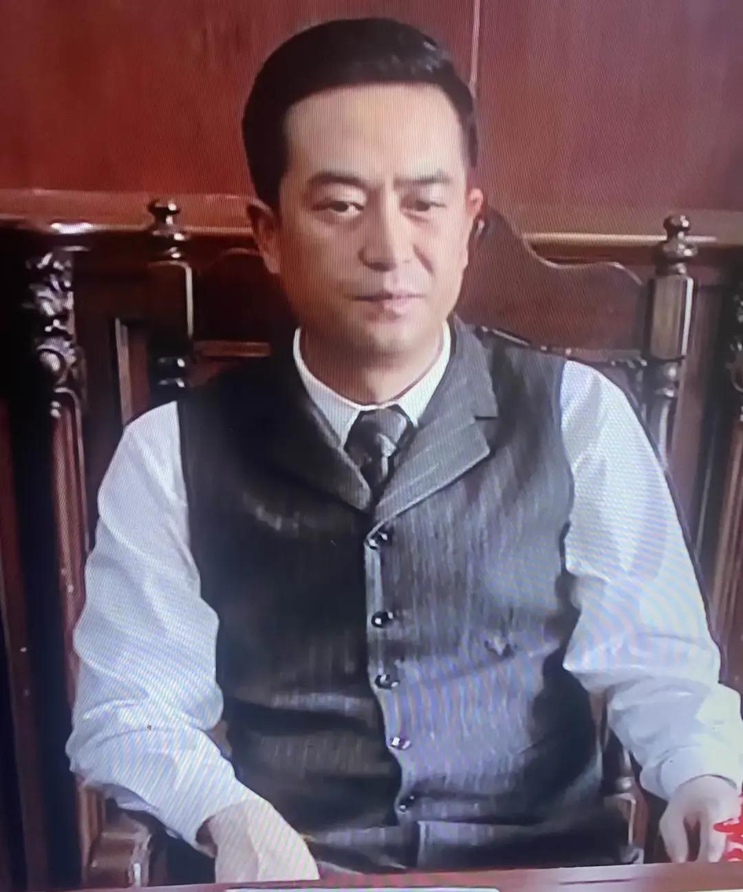 顾秋妍在松花江冰面上割喉任警官那段，我刷到第四遍还是起鸡皮疙瘩。

零下二十多度