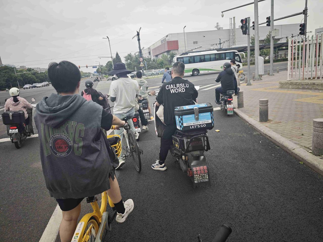 我的今日状态：😁轻松愉快
我这里的天气：🌈雨过天晴