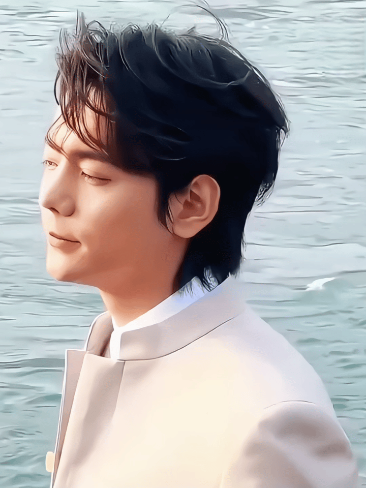 期待更多专辑理塘丁真《白云下行走》白云下行走（