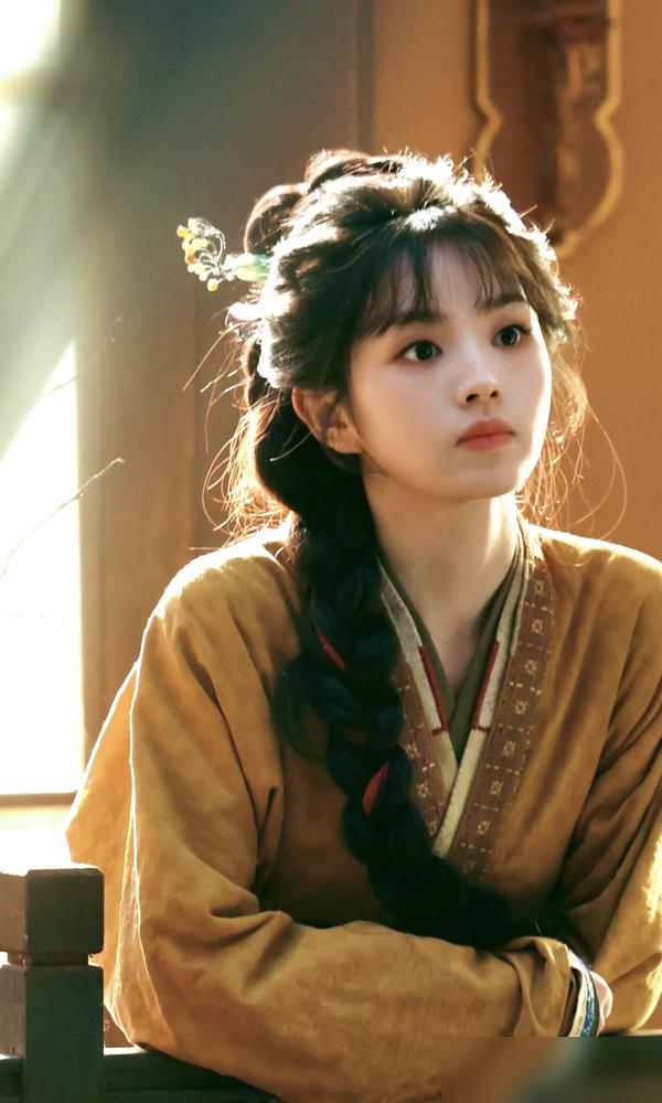 韩国人夸她敬业，我们还在质疑她40斤盔甲。
零下十几度，40斤真铁盔甲砸在身上