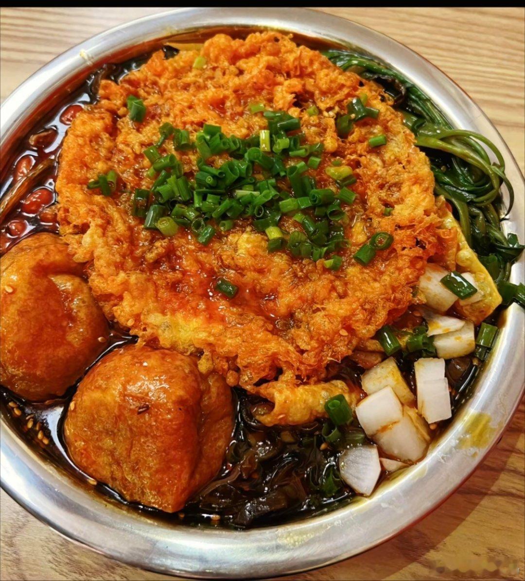 终于吃上这碗心心念念的螺蛳粉啦！ 