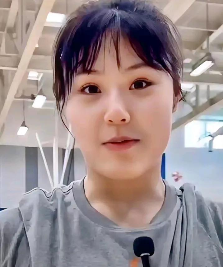 谈及回归国家队打东亚杯，李月汝是这样说的：做事情要一件一件的做，不能两件事情同时