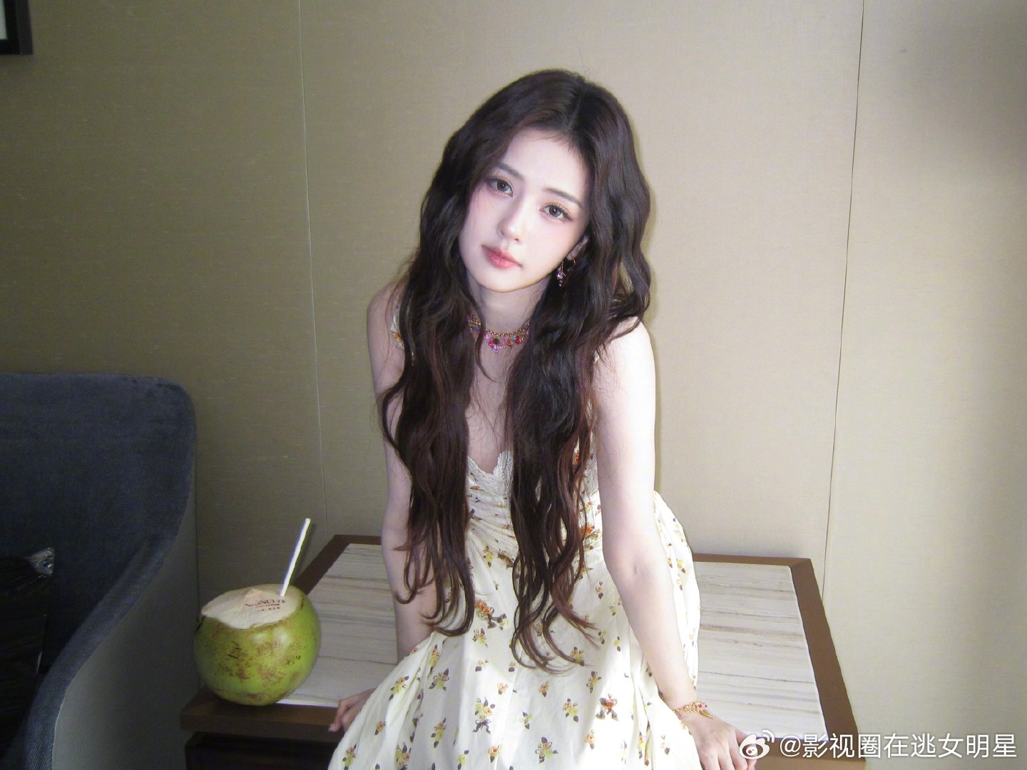 白鹿白桃奶冻妆 金鹤龙给白鹿化的白桃奶冻妆 金鹤龙给白鹿化的白桃奶冻妆，让大美女