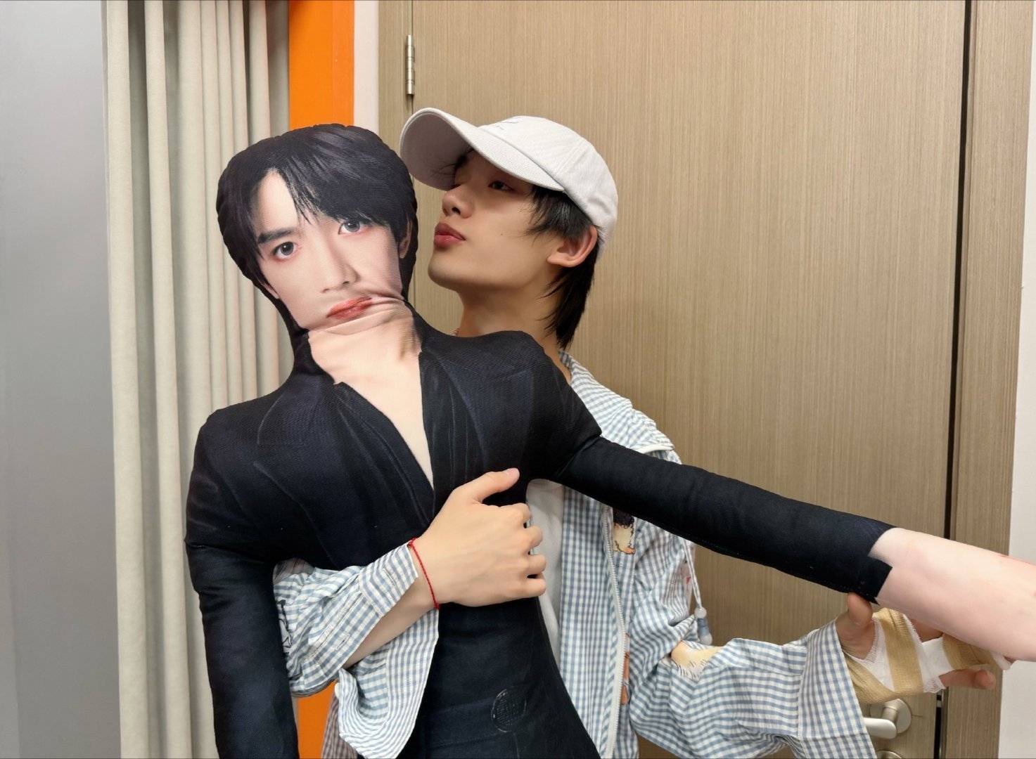亲我😘 