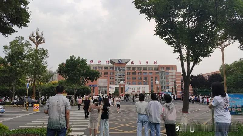河北中考总分达800分，在众多地区中处于较高水平，这要求学生在更多科目上投入精力