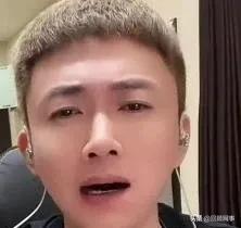 浩南声援吴迪支持Gan老葛。

           浩南站位吴迪支持Gan老葛