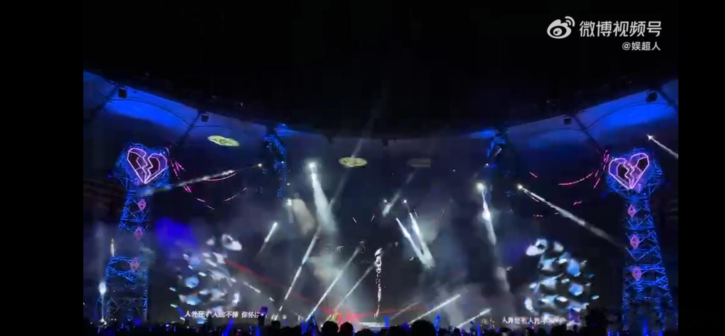 汪苏泷演唱会最后一场DJ是自己  汪苏泷演唱会最后一场太炸了，泷泷自己当DJ，现