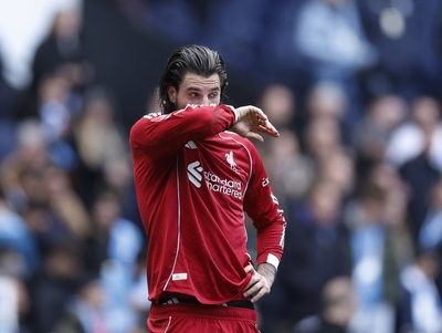 曼城4比0利物浦可怜的索伯，满场飞奔 