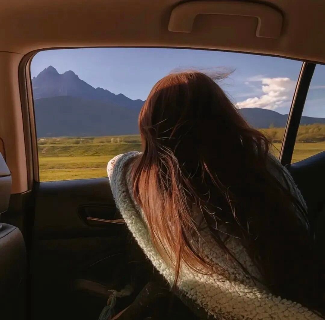 我们都应该恨死对方 不然总觉得还有机会和好 