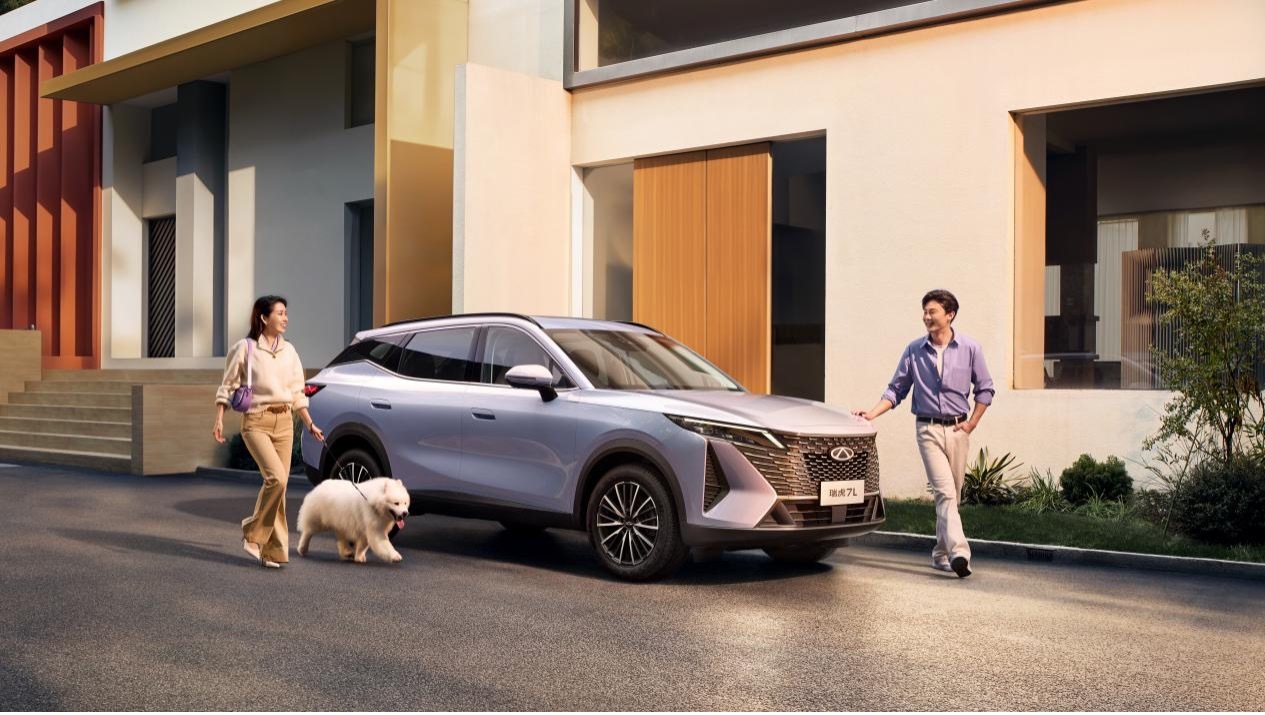 【超值置换价6.79万起，瑞虎7&瑞虎5系列三款新车上市】4月8日，奇瑞瑞虎7、