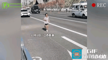 主要是6岁小朋友，骨骼正处在快速成长发育阶段，这样高强度的跑，会给小朋友的成长，
