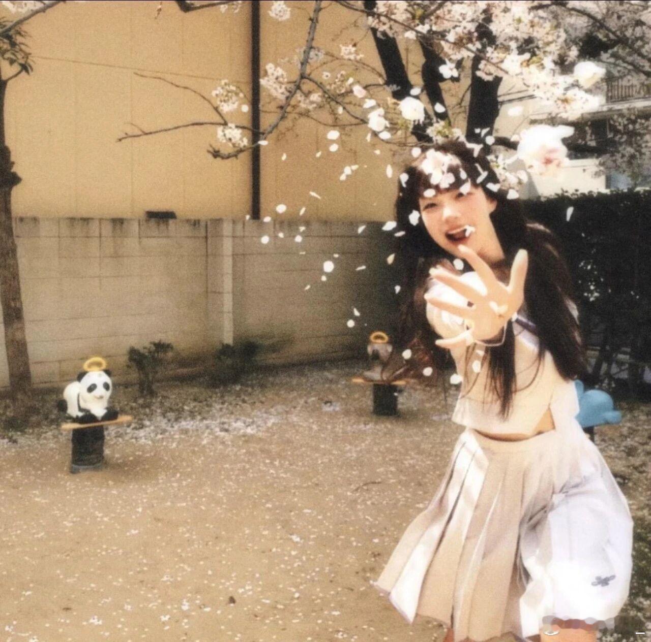 释怀不是原谅，而是放过内耗的自己。不纠缠过往遗憾，不强求未得到的，放下执念、心无