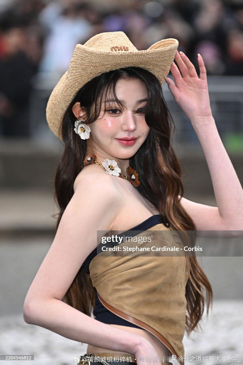 张元英巴黎时装周G社看秀生图张元英巴黎miumiu大秀g社生图 张元英巴黎时装周