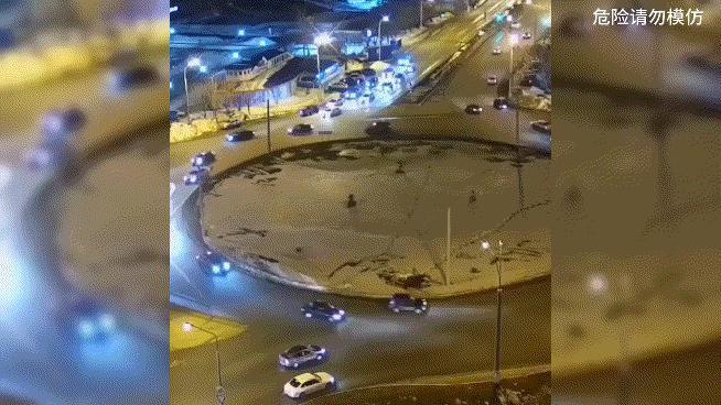网友:那里不能停车！