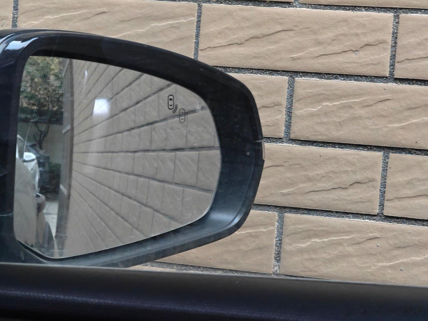 你一个星愿，停得比我还靠外是不是很不合适？ 