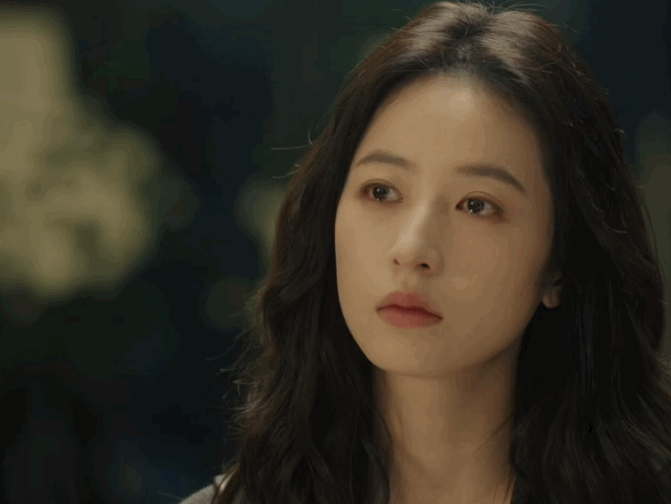 #周雨彤哭到直不起腰##庄洁问为什么总是我#啊啊啊啊啊啊啊啊啊谁懂周雨彤的哭戏[