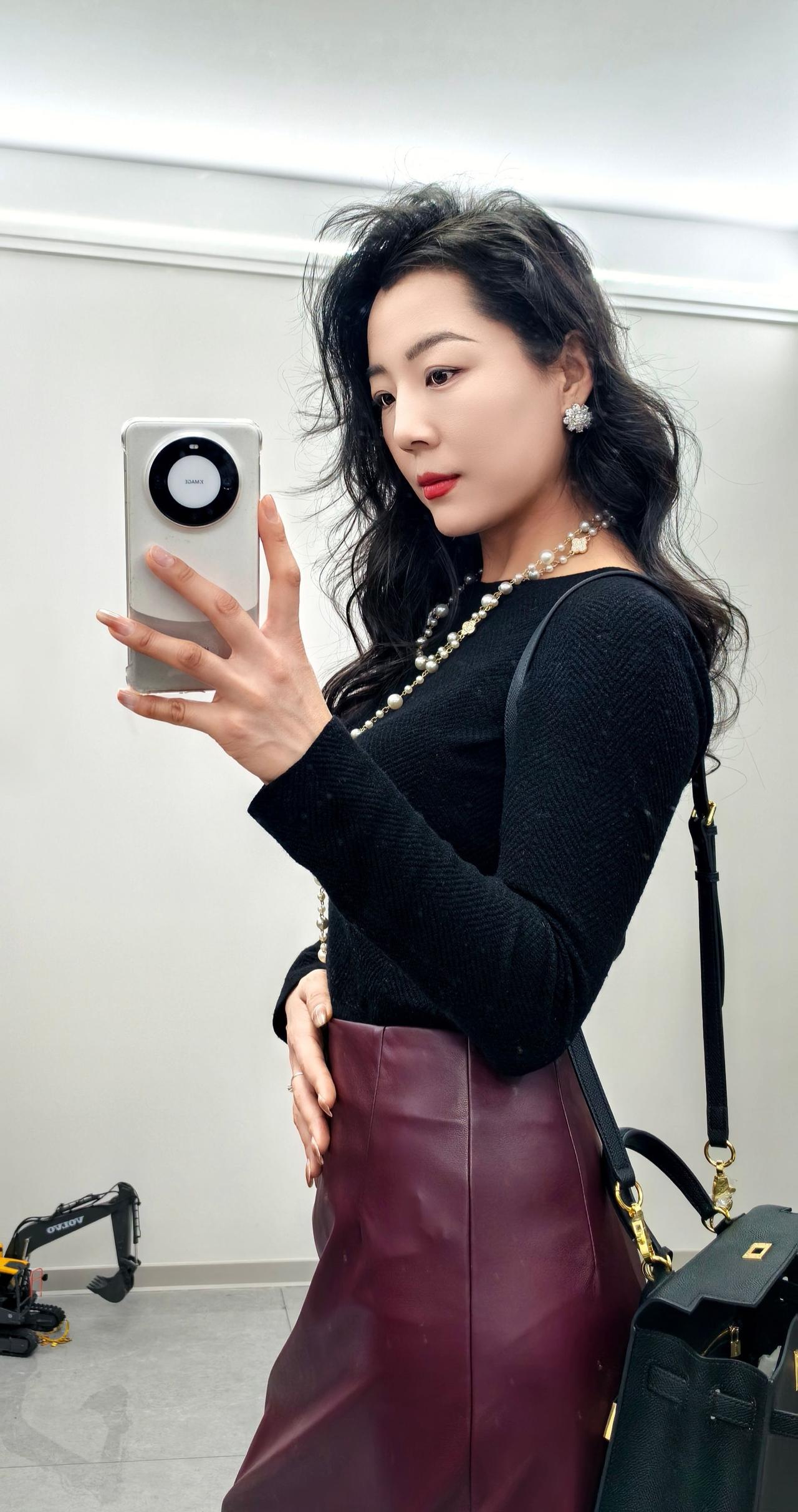 看不见的伤疤最疼，留不住的眼泪最酸。
2025你值得留住的记忆