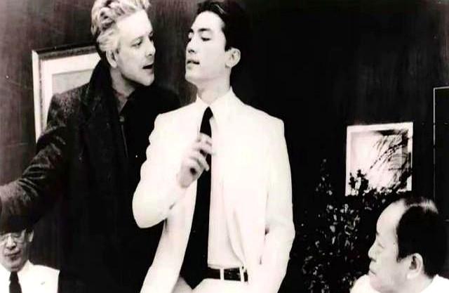 “亚洲第一美男”尊龙，73岁整个人都发福了一圈！

当年《末代皇帝》里，他那张脸