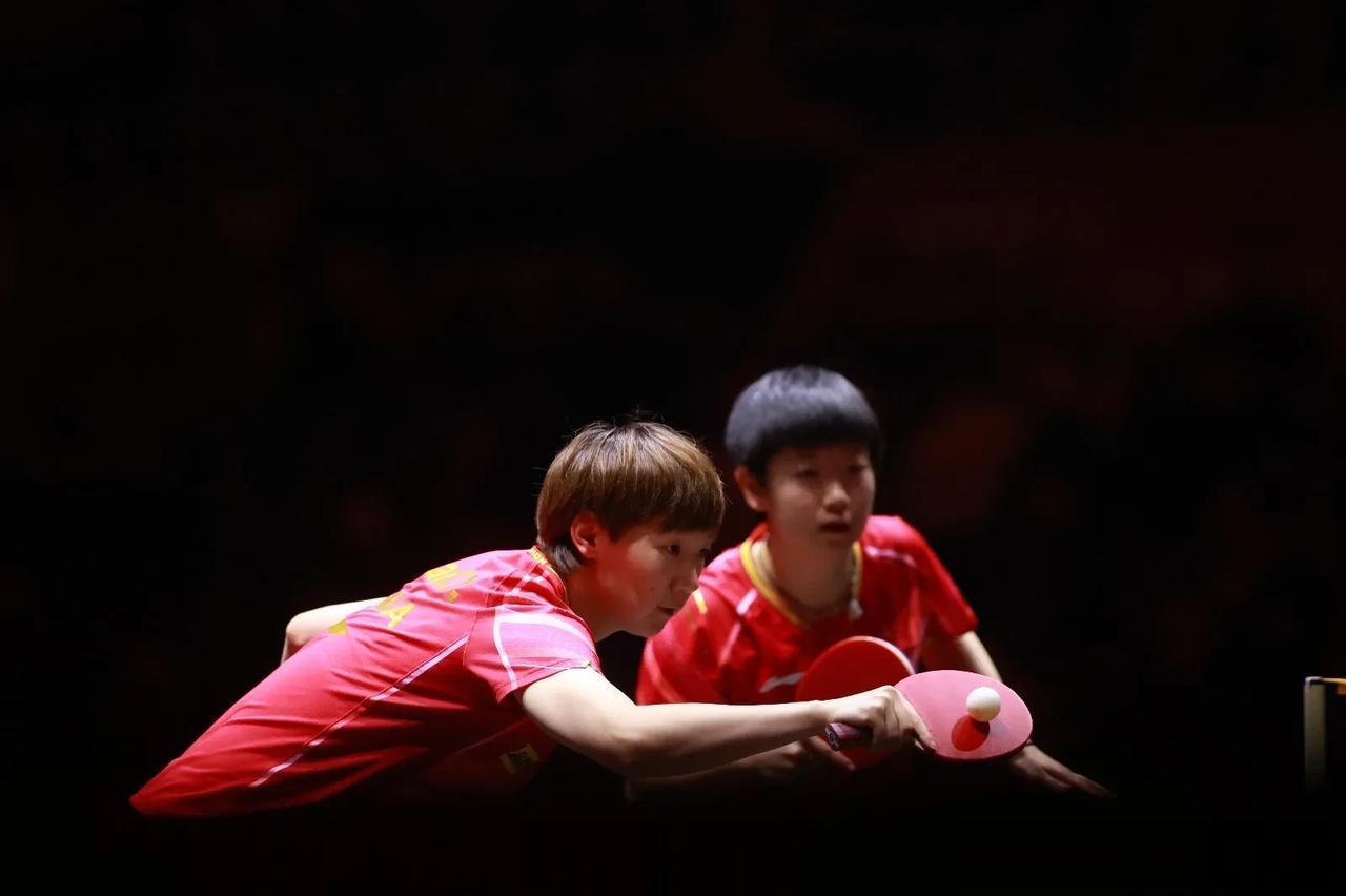 孙颖莎/王曼昱女双夺冠
女乒总决赛女双决赛：
孙颖莎/王曼昱🇨🇳3-1长崎美