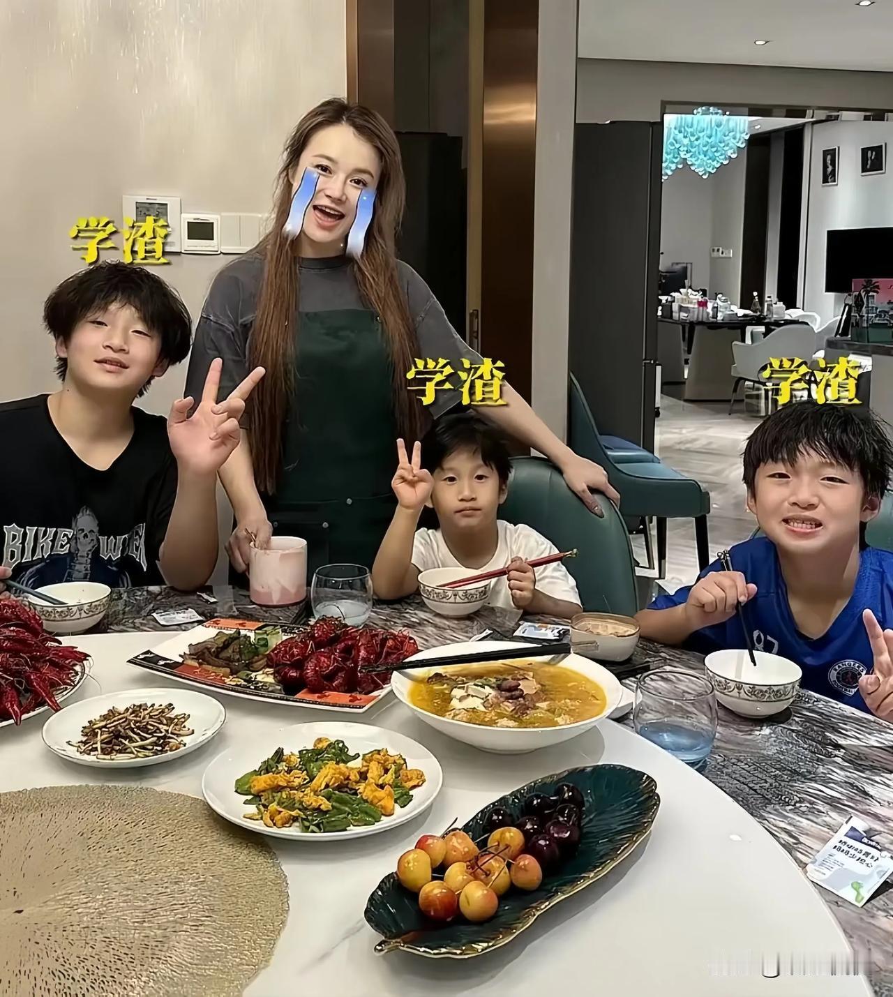 冉莹颖自曝家庭大瓜！这位北大才女竟然表示，她的三个儿子在学业上都是学渣，全班倒数