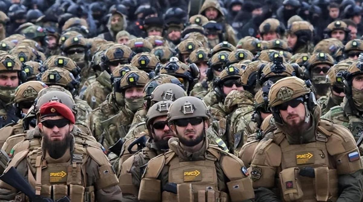 美：你们也不管管？

中：管啥？关我啥事。

美：小以被三家围殴了！[cite: