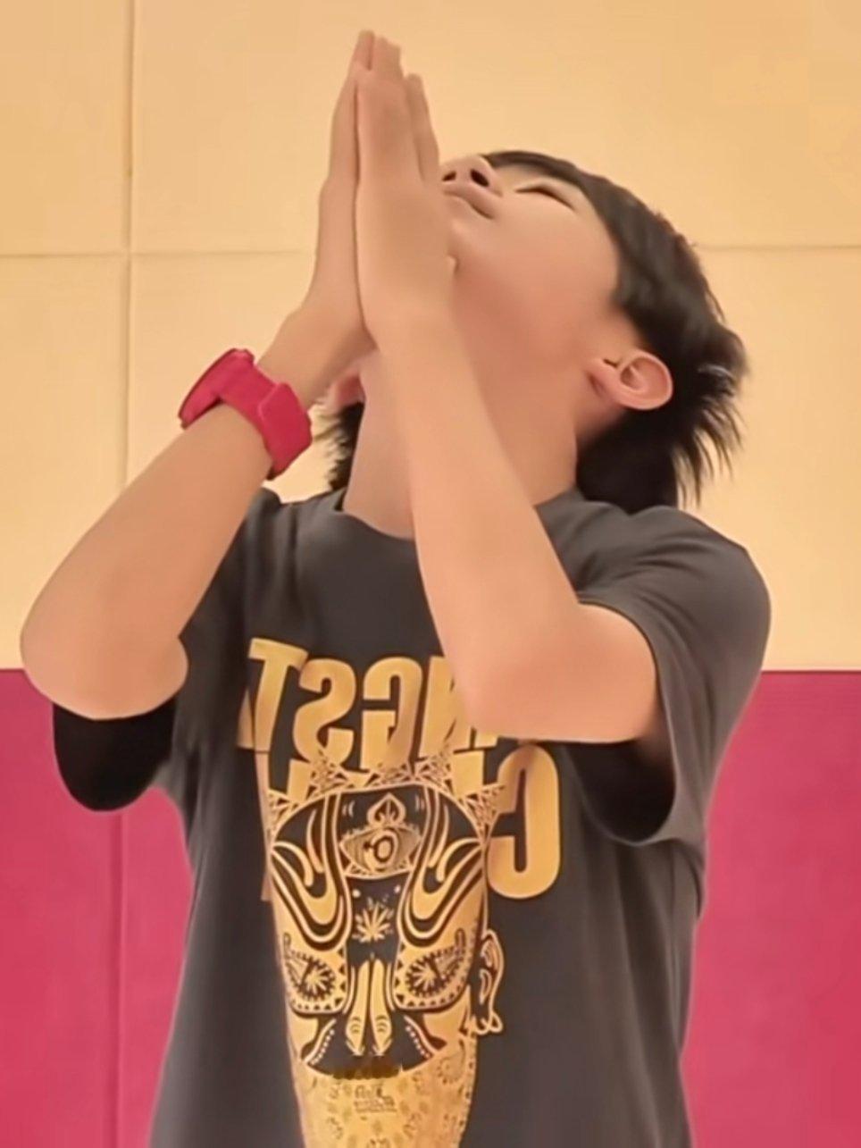 上天会一直眷顾勤恳虔诚的小孩易烊千玺电影惊蛰无声