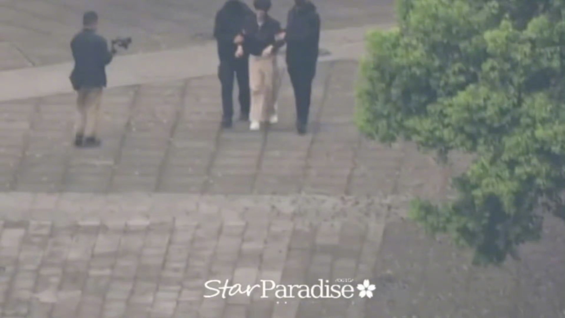 哈哈哈哈凡事都有2.0！贺峻霖跑着跑着鞋子又离家出走了贺儿这是跑了一季，还没跑出