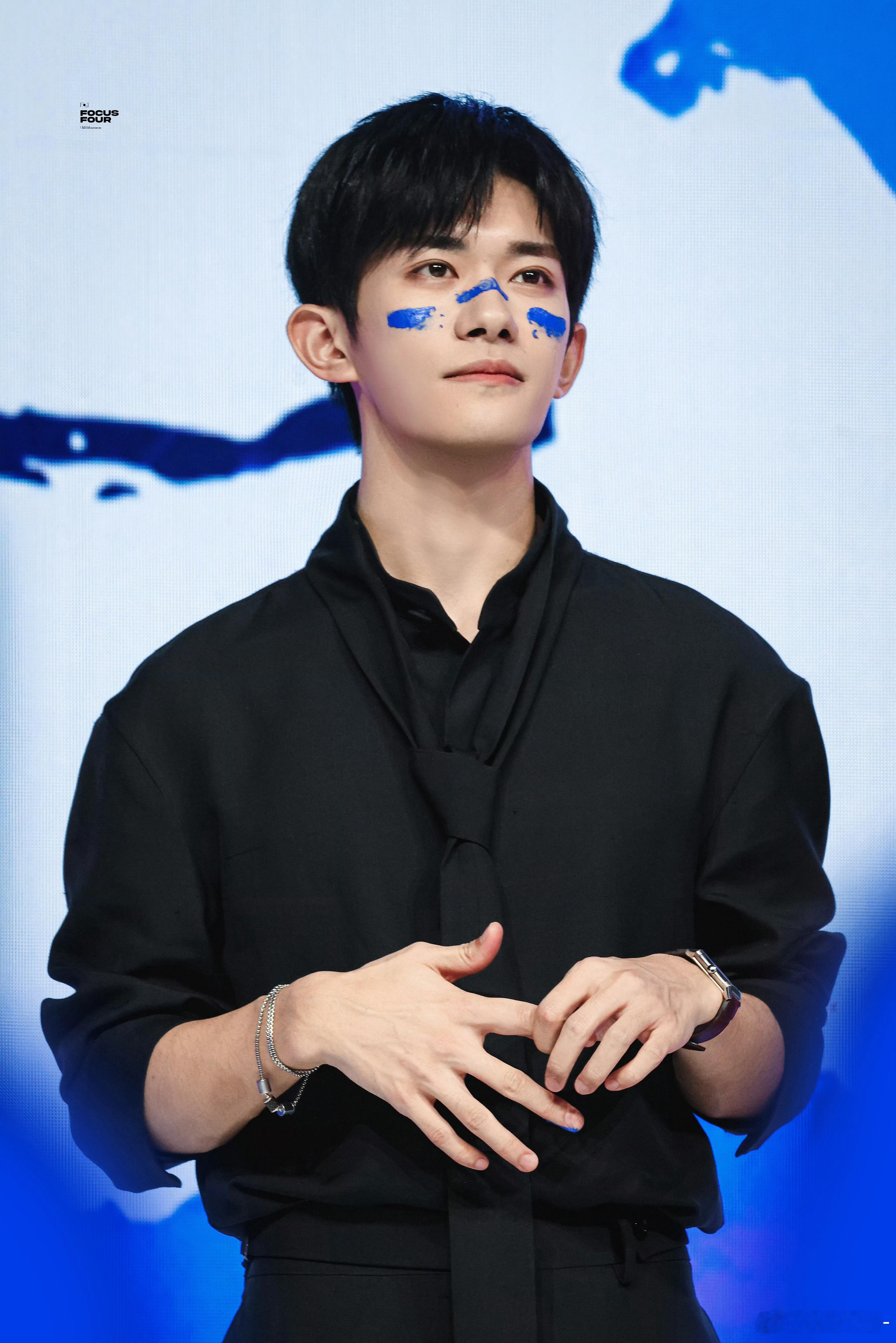 三十载光影流转，少年与电影频道共赴热爱。也祝我们的演员易烊千玺继续在银幕上发光发