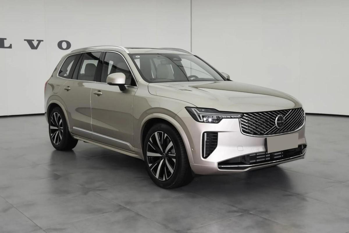 何为旗舰级豪华SUV？沃尔沃全新XC90用行动告诉你。

关于安全，全新XC90