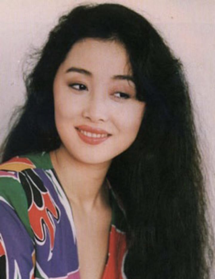 当年，刘威给刘蓓打电话：“偏儿，我要在北京租房子，你有门路没？”刘蓓一拍大腿：“