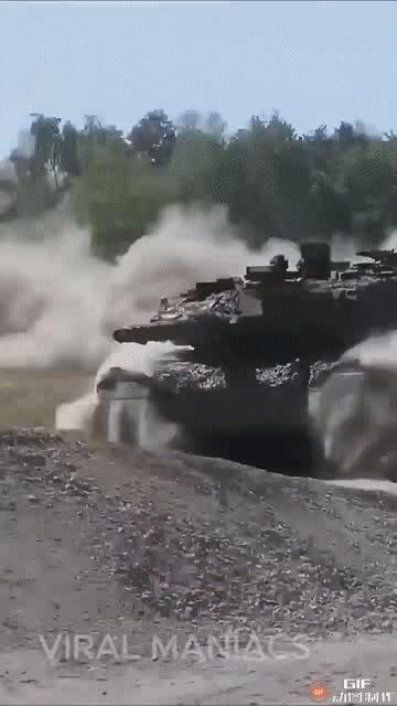 德国新型豹2A8坦克是无人机杀手！柏林刚刚斥资34亿欧元购买了 123 辆纯粹的