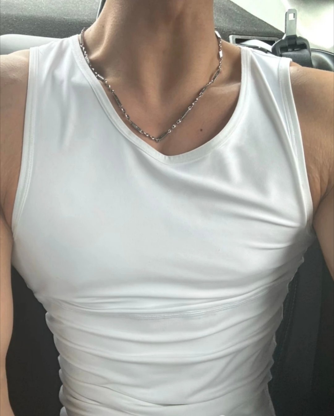 感觉这种身材抱起来刚刚好，正爽
