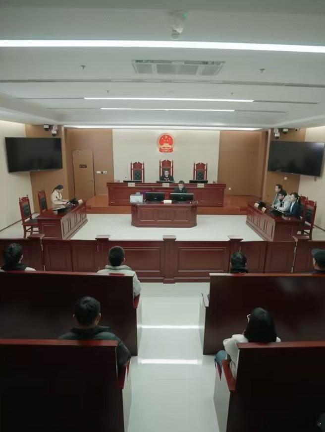 醉汉遭网约车司机拒载下车后溺亡成年人应对自身醉酒行为负责，让平台承担15%赔偿责