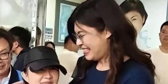 高雄那位曾对大陆有严重误解的台湾少女，来大陆一趟后，居然把绿营的底裤都扒光了？！