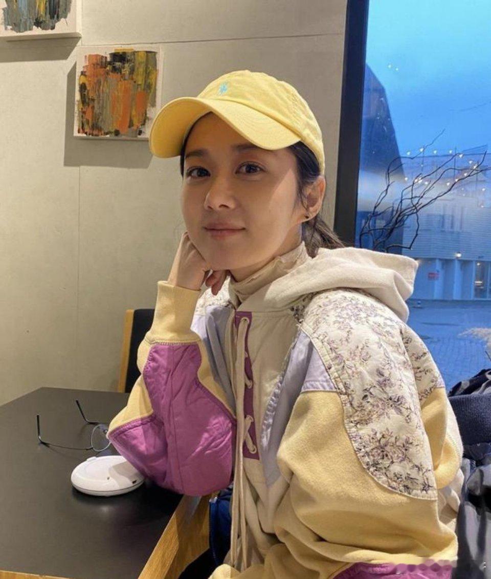 #张娜拉43岁近照#不是，她怎么还不老啊 ​​​